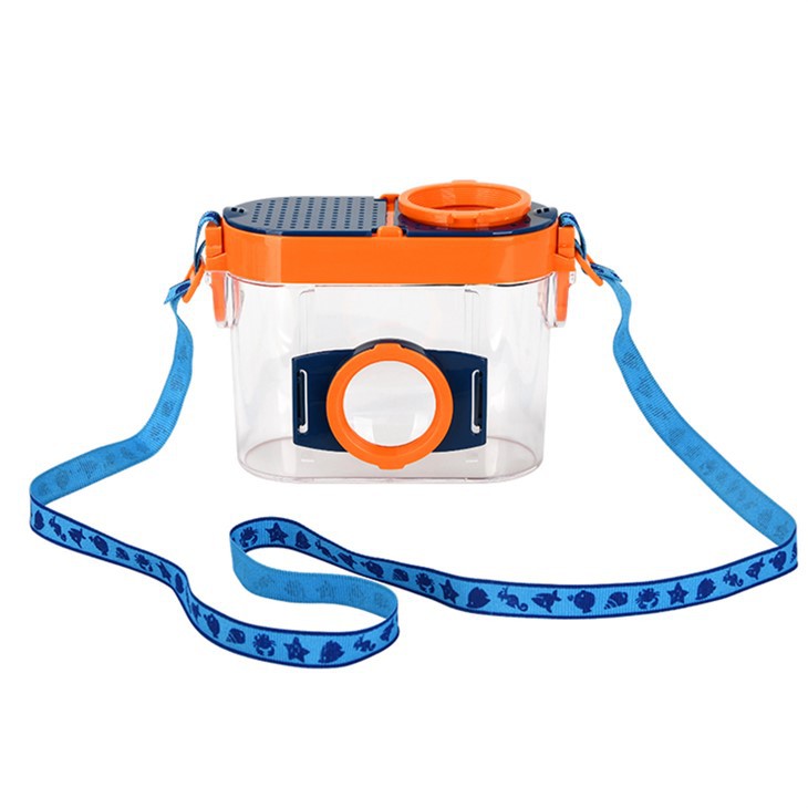 Lovilec hroščev in povečevalno steklo